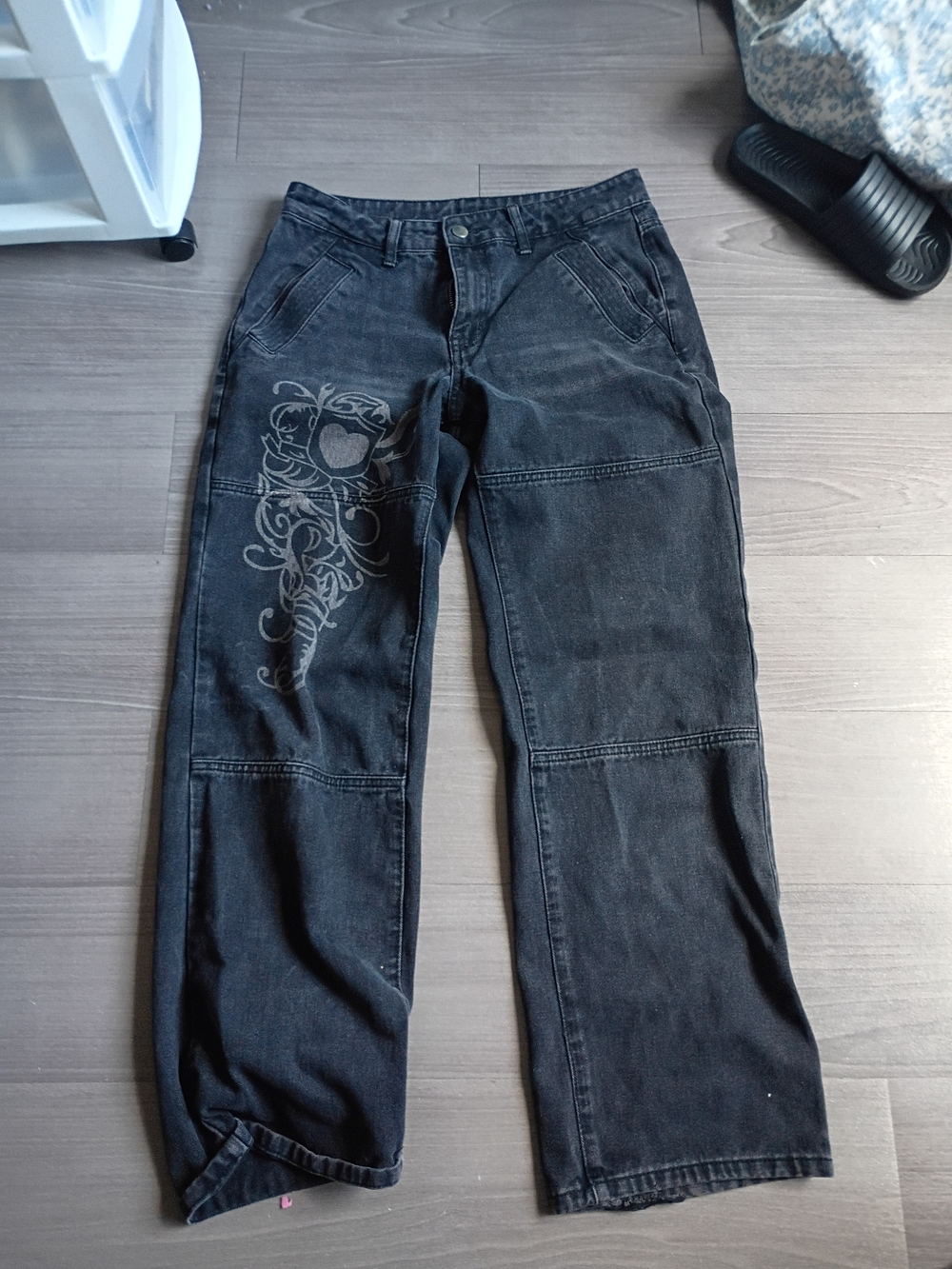 Black Women's Decorative Graphic Jeans